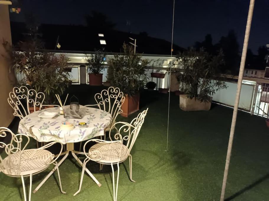 דירות סרניו Terrazzo In Centro מראה חיצוני תמונה